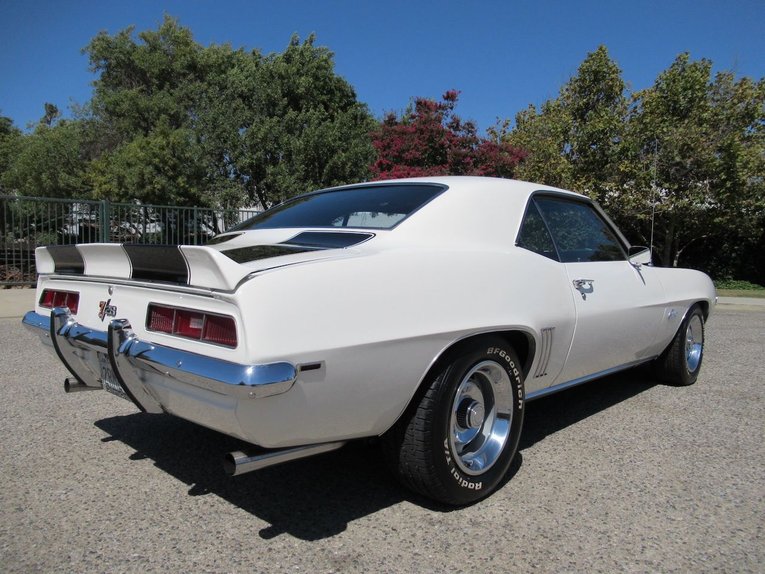 Chevrolet-Camaro-1969-Dover-White-Black-9
