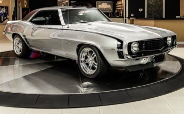 Chevrolet-Camaro-1969-Glossy-Orion-Silver-Black-18