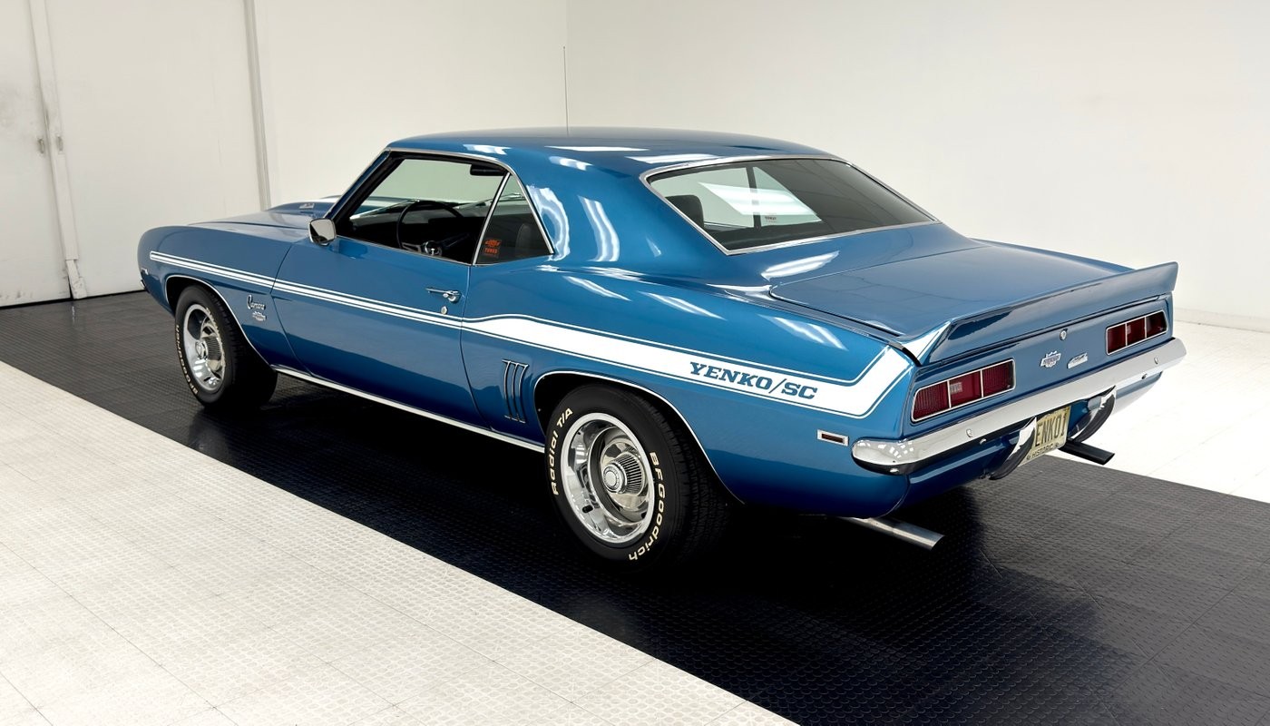 Chevrolet-Camaro-1969-Hardtop-2