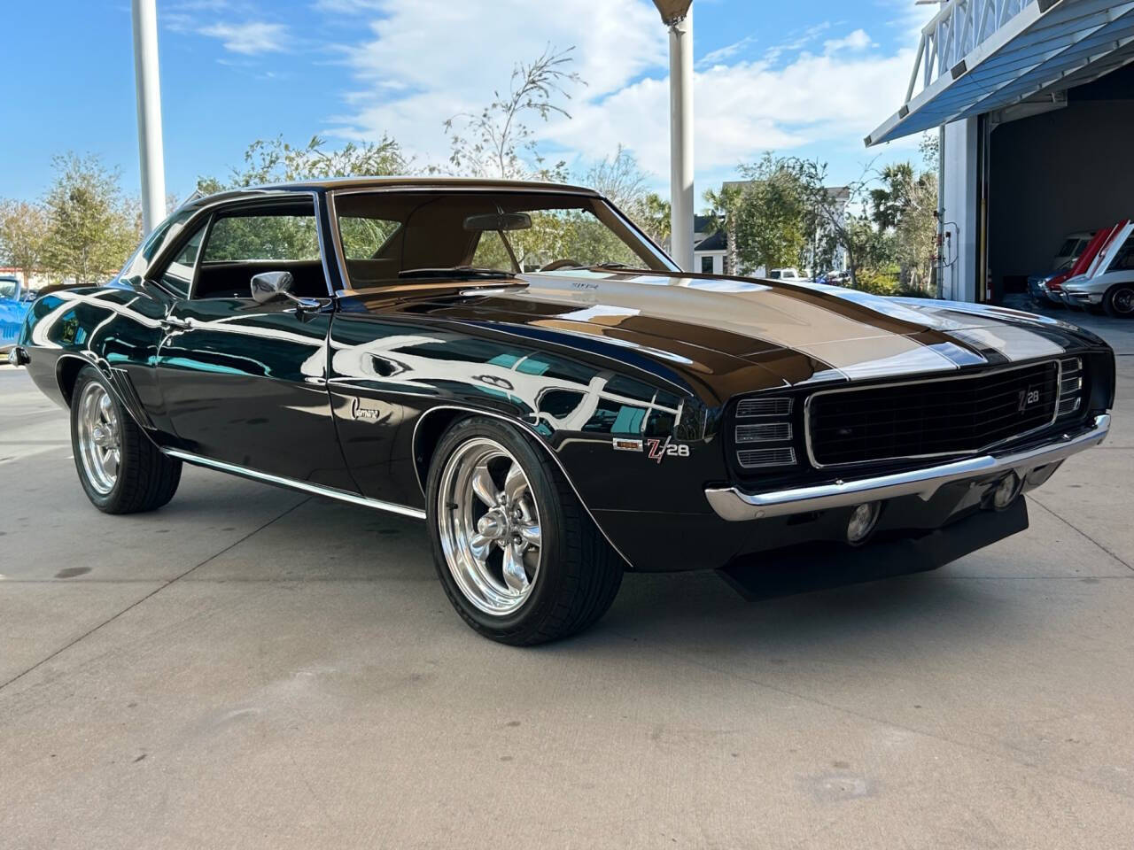 Chevrolet-Camaro-1969-Hatchback-2