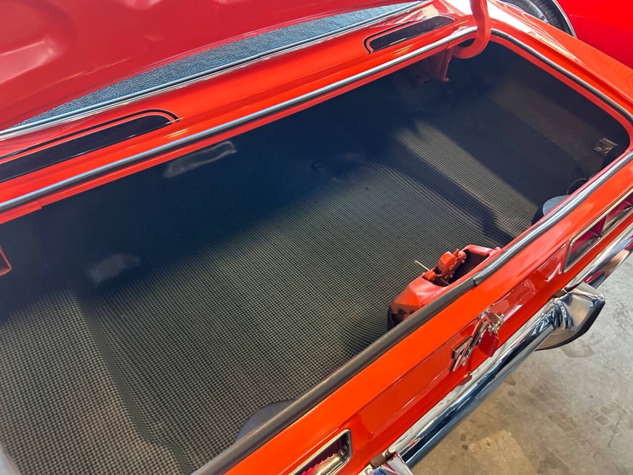 Chevrolet-Camaro-1969-Hatchback-8