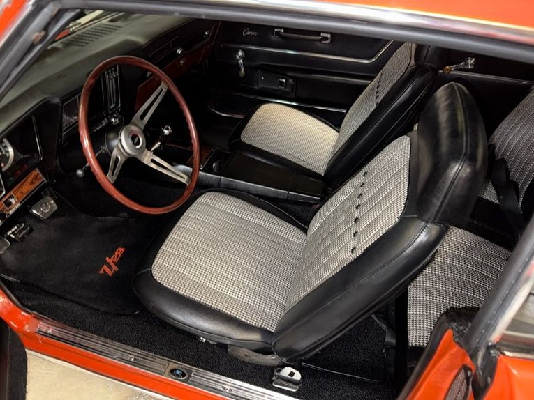 Chevrolet-Camaro-1969-Huggar-Orange-Black-12