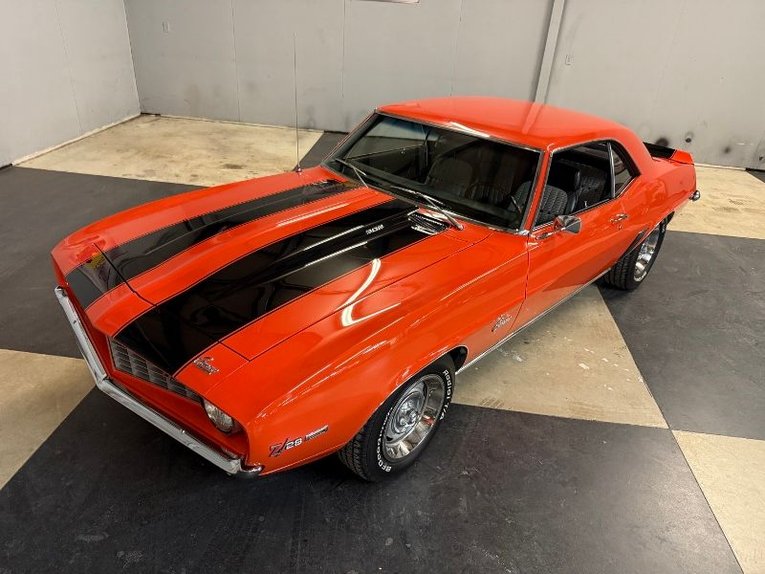 Chevrolet-Camaro-1969-Huggar-Orange-Black-2