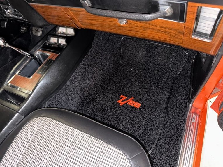 Chevrolet-Camaro-1969-Huggar-Orange-Black-28