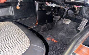 Chevrolet-Camaro-1969-Huggar-Orange-Black-30