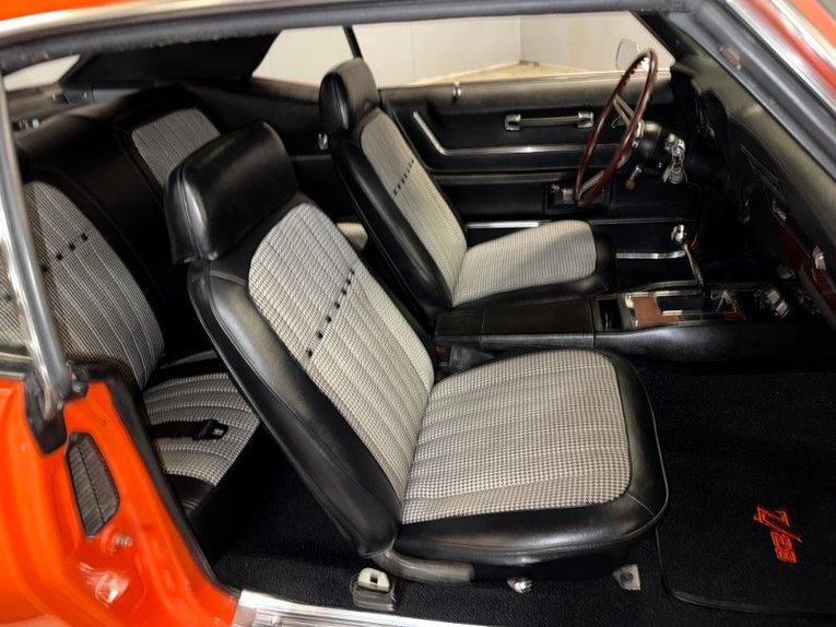 Chevrolet-Camaro-1969-Huggar-Orange-Black-31