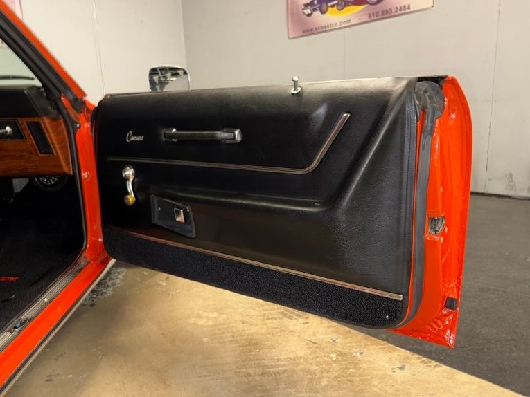 Chevrolet-Camaro-1969-Huggar-Orange-Black-35
