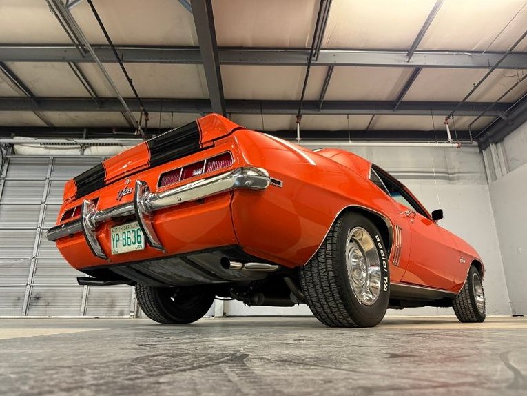 Chevrolet-Camaro-1969-Huggar-Orange-Black-38