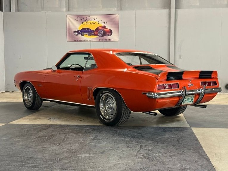 Chevrolet-Camaro-1969-Huggar-Orange-Black-39