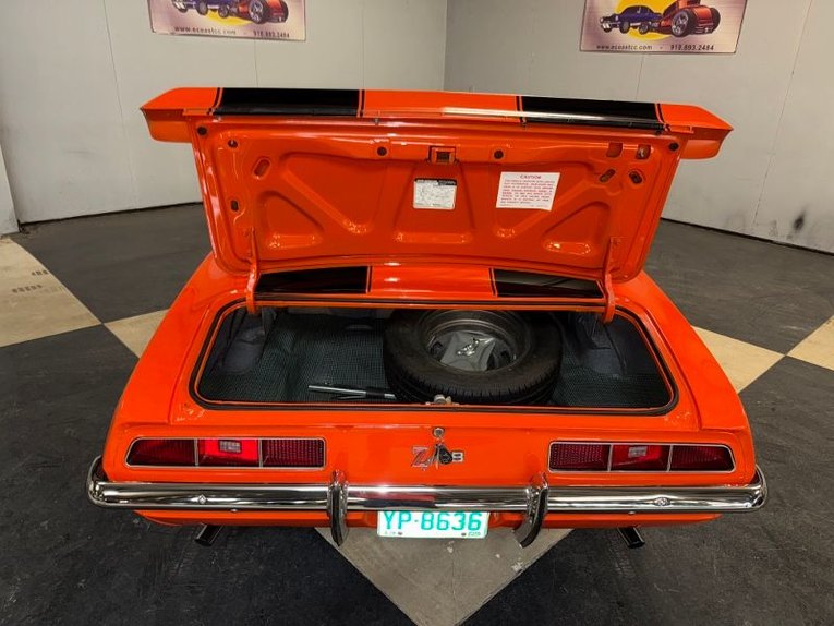 Chevrolet-Camaro-1969-Huggar-Orange-Black-40