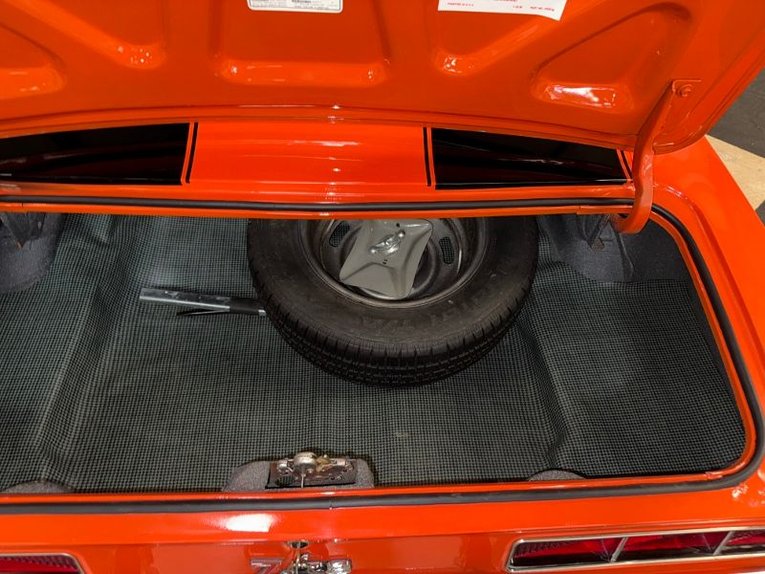 Chevrolet-Camaro-1969-Huggar-Orange-Black-41