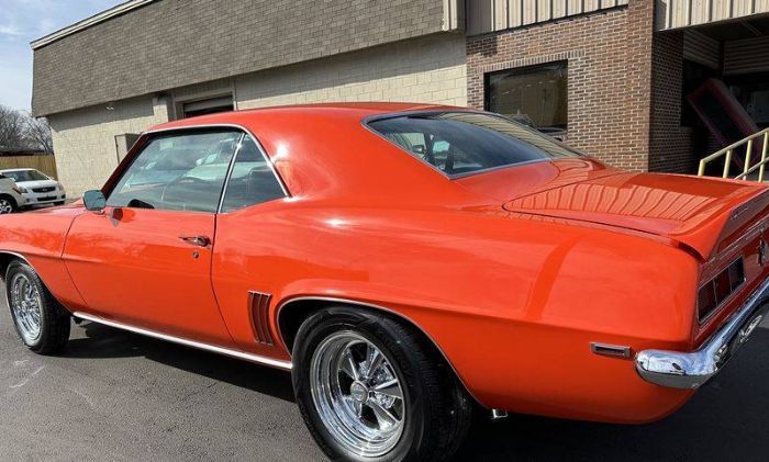 Chevrolet-Camaro-1969-Hugger-Orange-Black-12