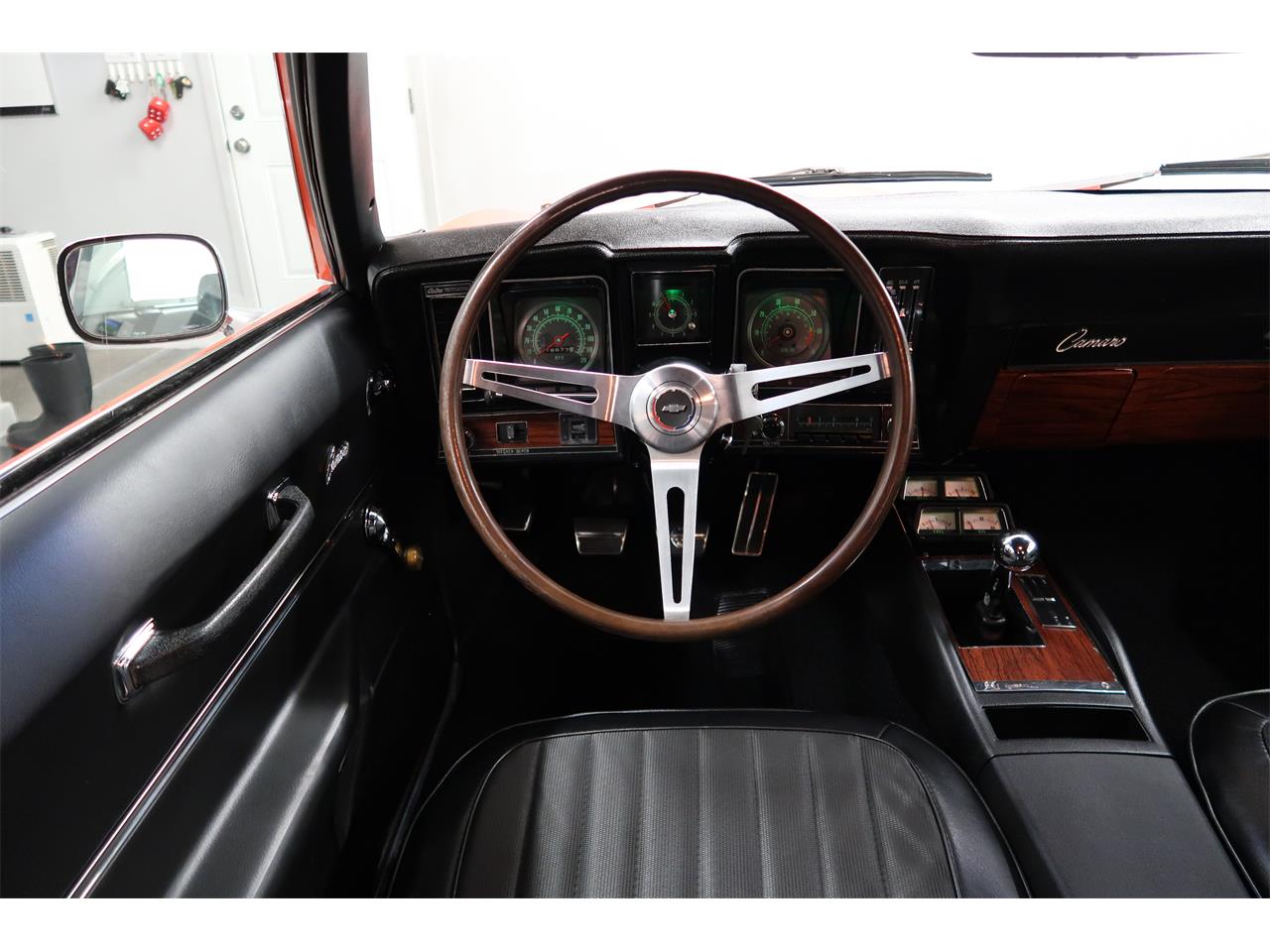 Chevrolet-Camaro-1969-Hugger-Orange-Black-12
