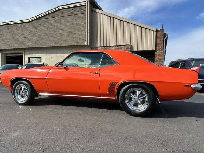 Chevrolet-Camaro-1969-Hugger-Orange-Black-13