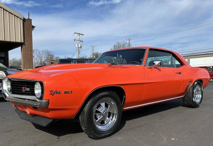 Chevrolet-Camaro-1969-Hugger-Orange-Black-14