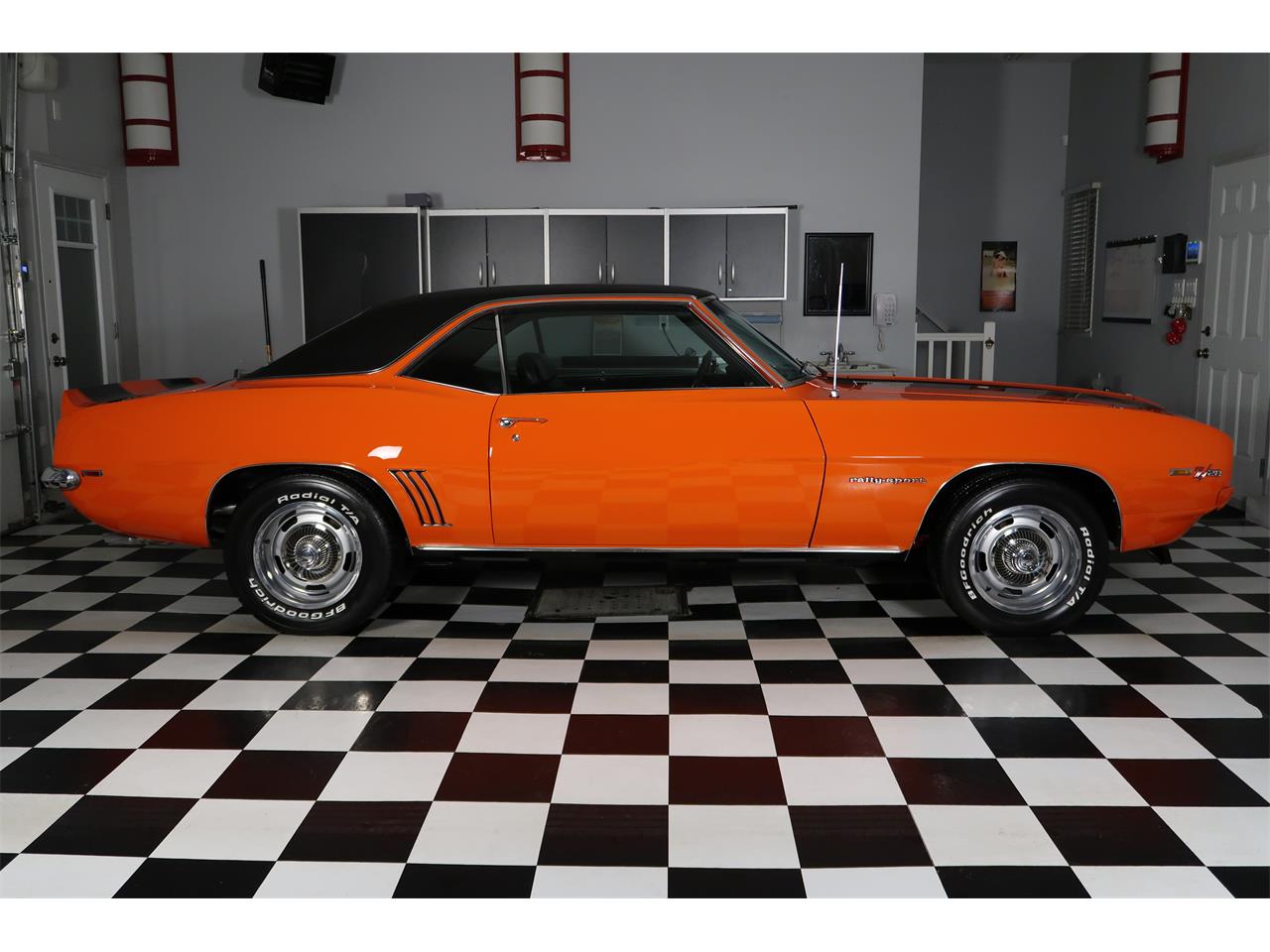 Chevrolet-Camaro-1969-Hugger-Orange-Black-15