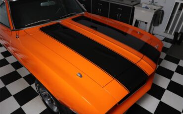 Chevrolet-Camaro-1969-Hugger-Orange-Black-2