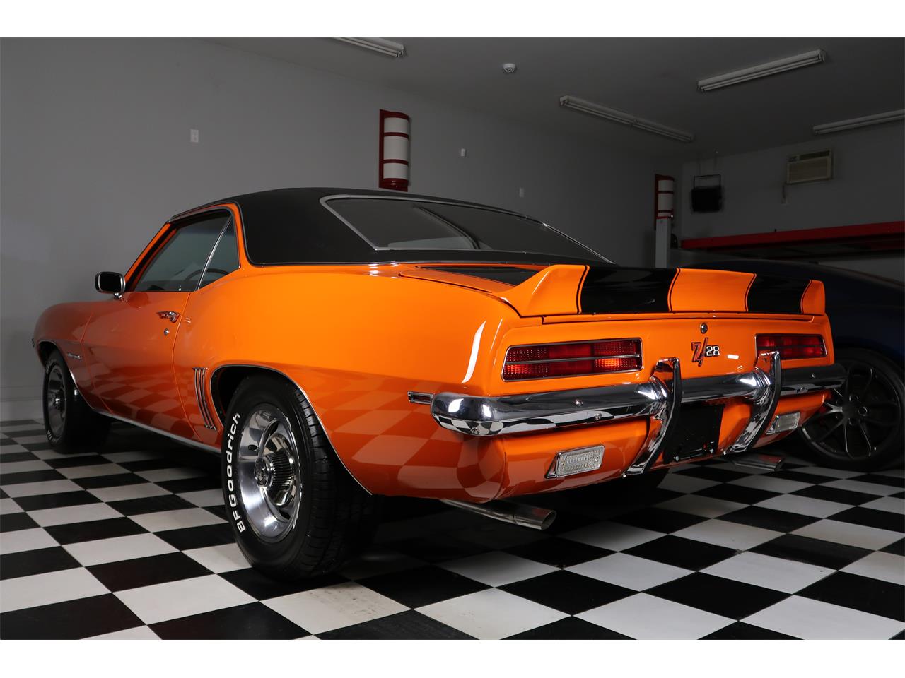 Chevrolet-Camaro-1969-Hugger-Orange-Black-22