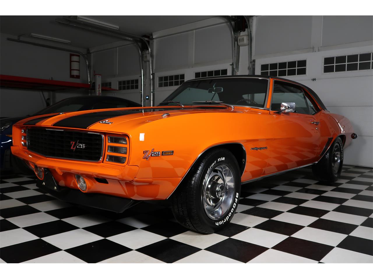 Chevrolet-Camaro-1969-Hugger-Orange-Black-24