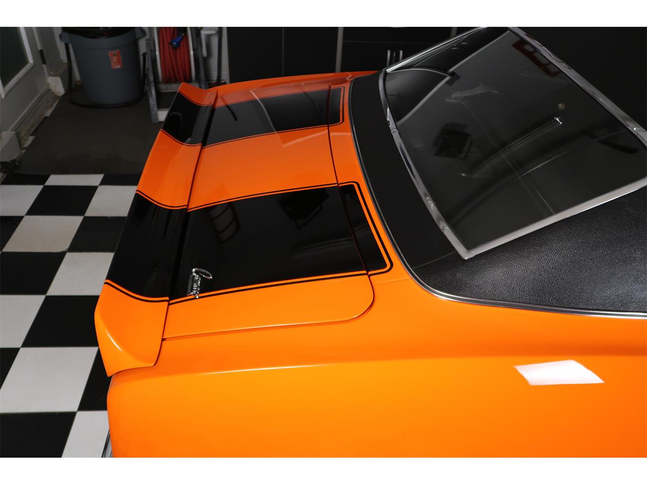 Chevrolet-Camaro-1969-Hugger-Orange-Black-29
