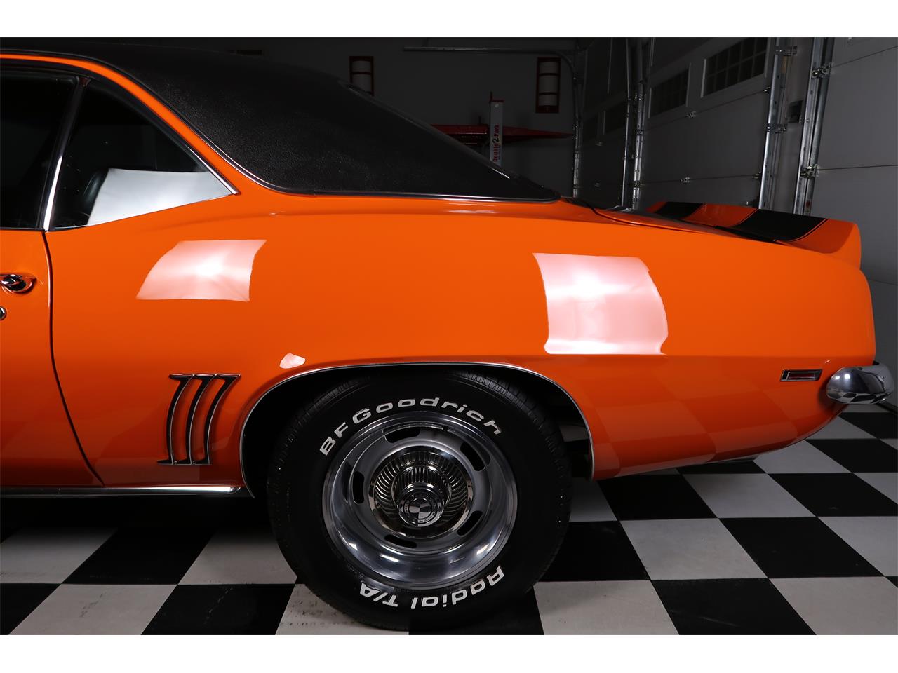 Chevrolet-Camaro-1969-Hugger-Orange-Black-35