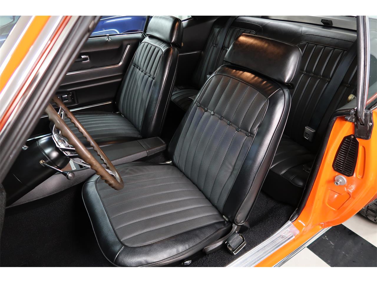 Chevrolet-Camaro-1969-Hugger-Orange-Black-54