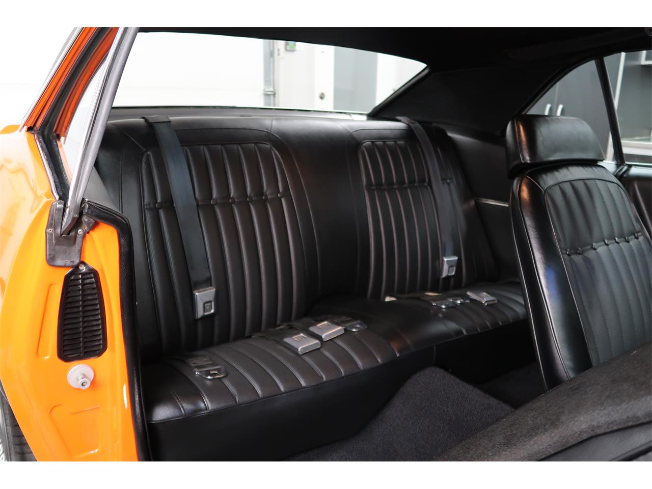 Chevrolet-Camaro-1969-Hugger-Orange-Black-61