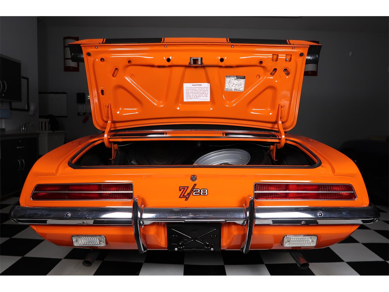 Chevrolet-Camaro-1969-Hugger-Orange-Black-66