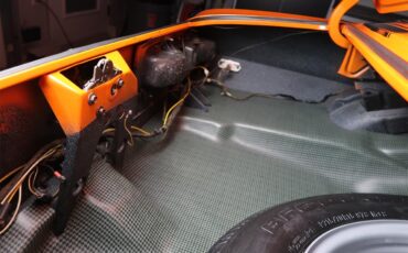 Chevrolet-Camaro-1969-Hugger-Orange-Black-68