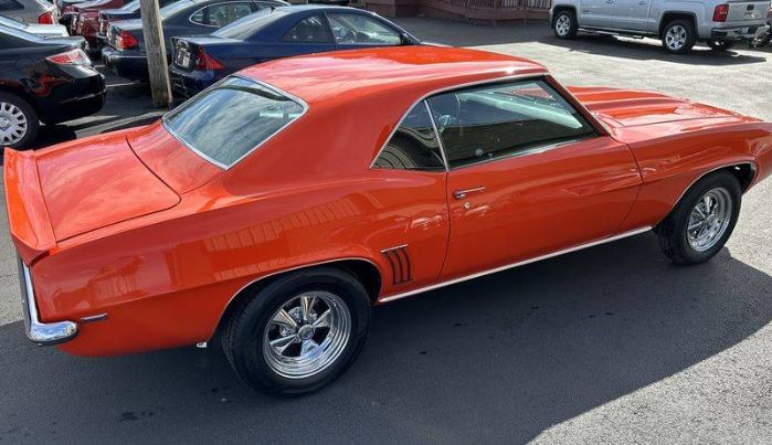 Chevrolet-Camaro-1969-Hugger-Orange-Black-7