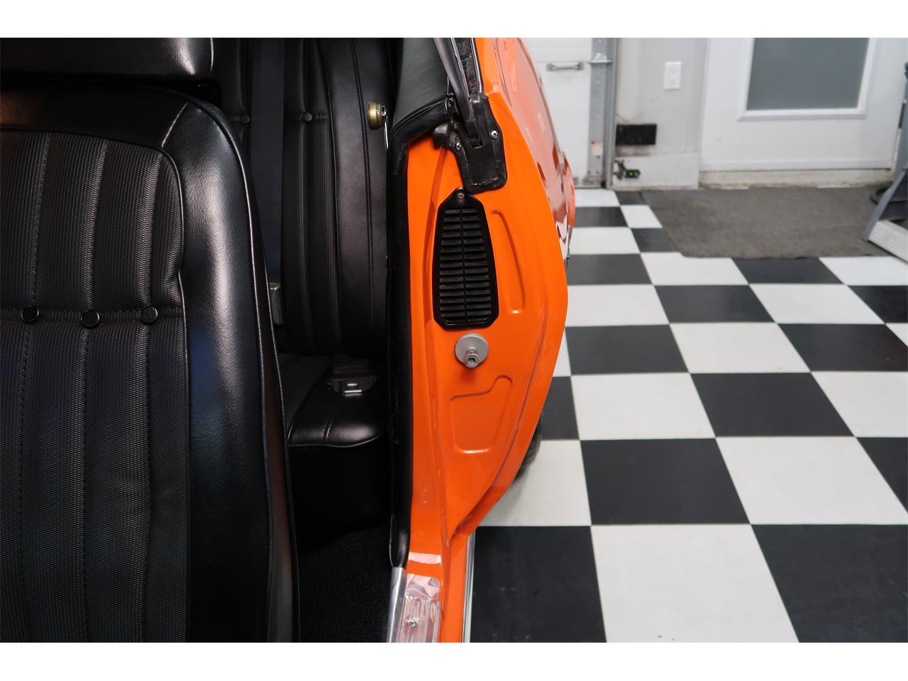 Chevrolet-Camaro-1969-Hugger-Orange-Black-73