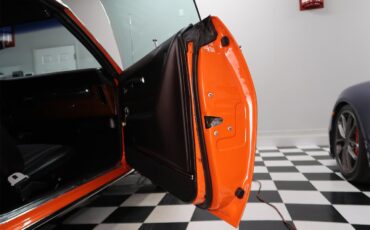 Chevrolet-Camaro-1969-Hugger-Orange-Black-76