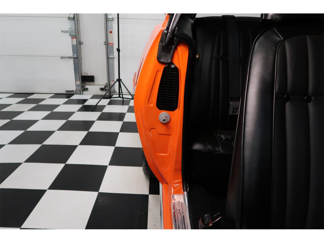 Chevrolet-Camaro-1969-Hugger-Orange-Black-77