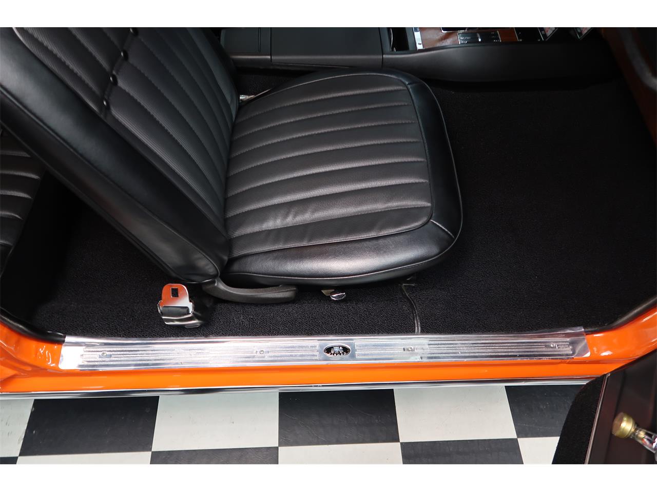 Chevrolet-Camaro-1969-Hugger-Orange-Black-78