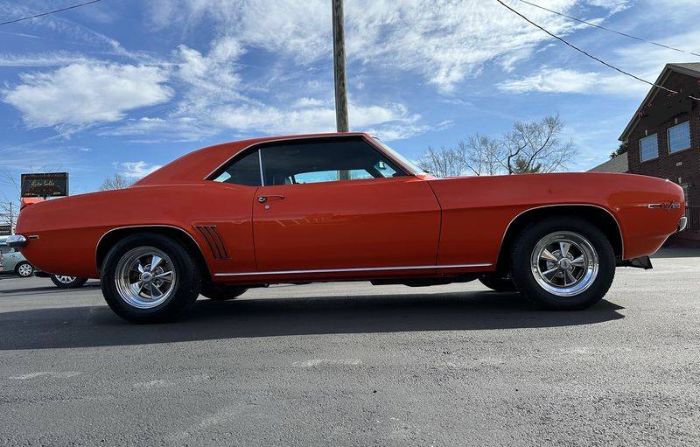 Chevrolet-Camaro-1969-Hugger-Orange-Black-8