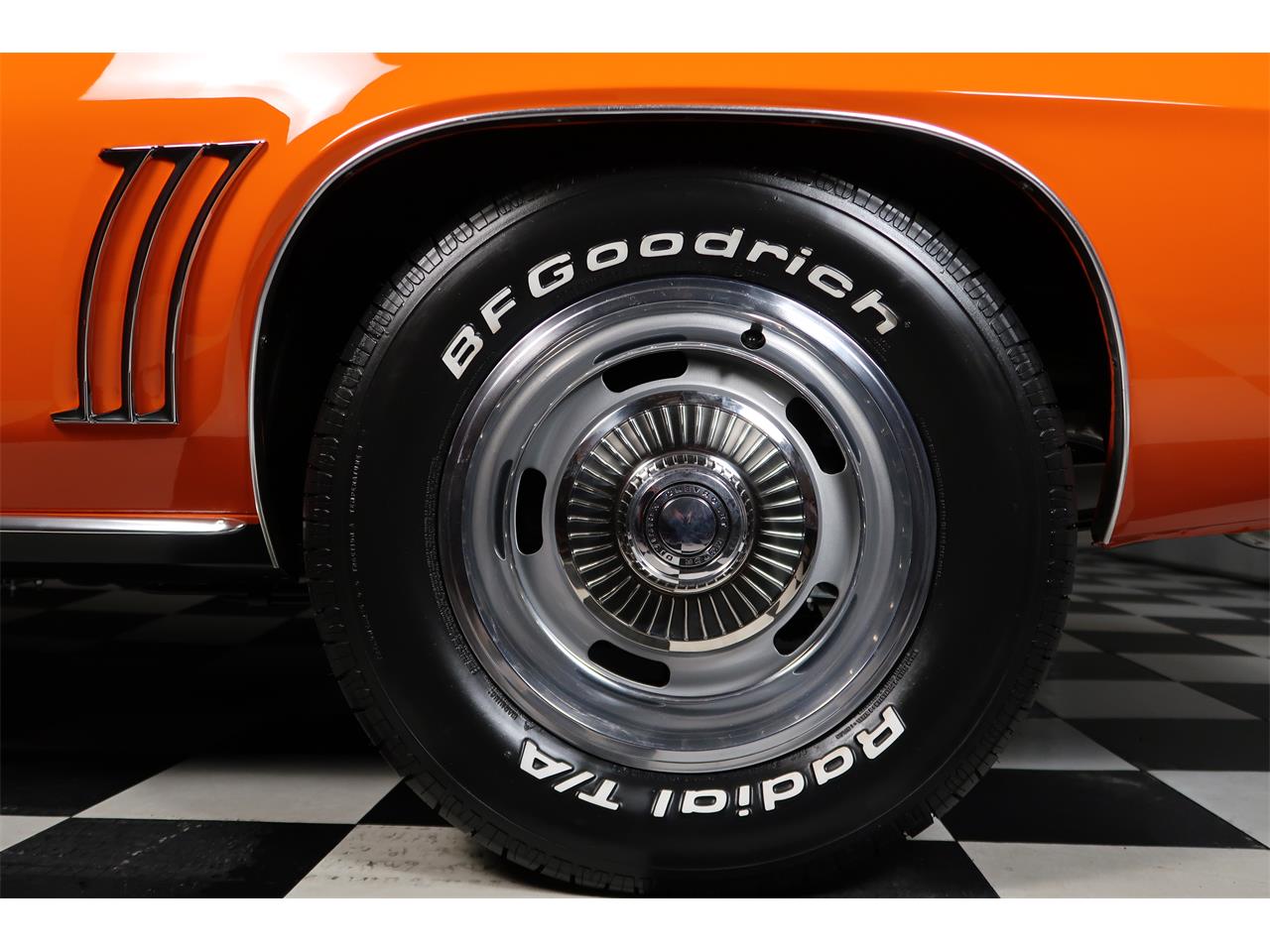 Chevrolet-Camaro-1969-Hugger-Orange-Black-9