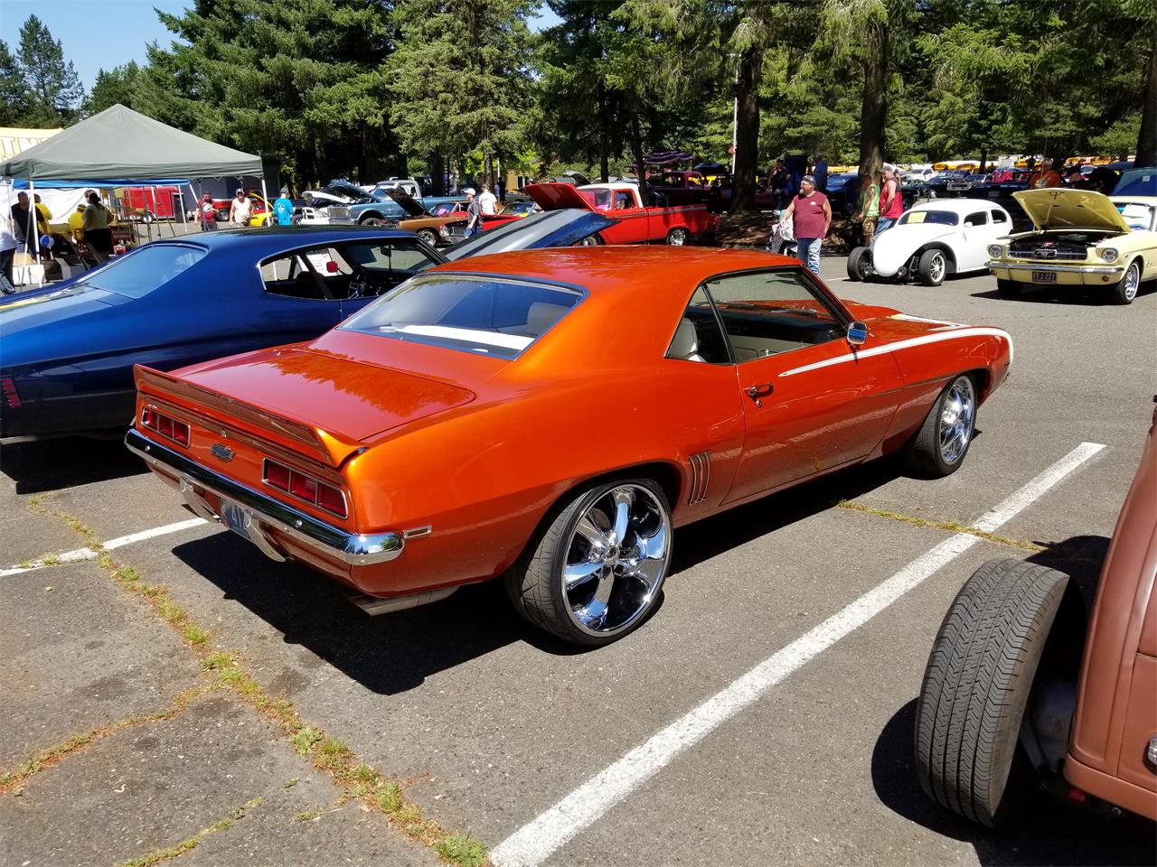 Chevrolet-Camaro-1969-Orange-White-1