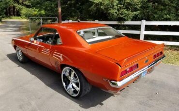 Chevrolet-Camaro-1969-White-Leather-Custom-Orange-1