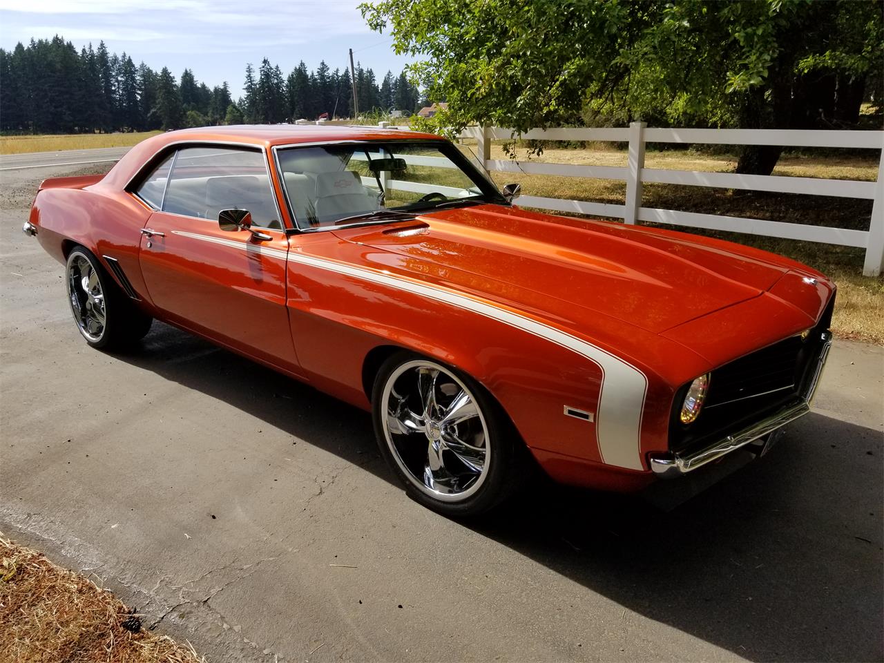 Chevrolet-Camaro-1969-White-Leather-Custom-Orange-19