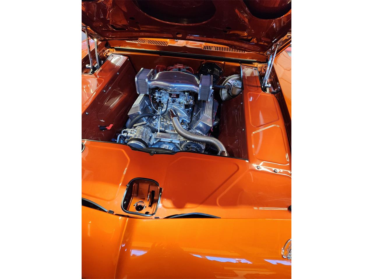 Chevrolet-Camaro-1969-White-Leather-Custom-Orange-22