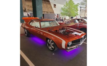 Chevrolet-Camaro-1969-White-Leather-Custom-Orange-3