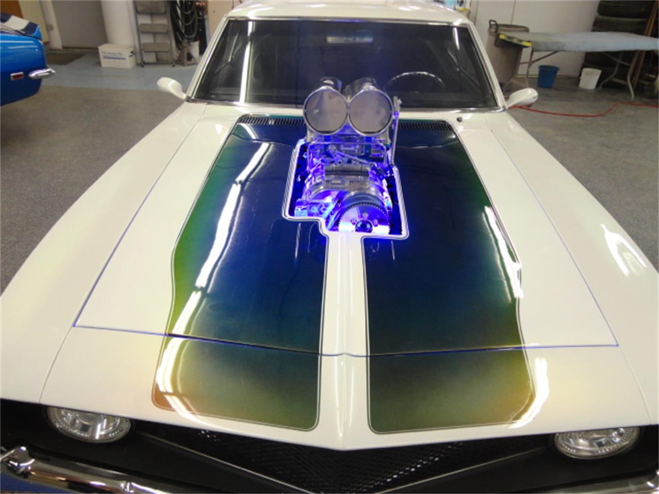Chevrolet-Camaro-1969-White-Pearl-Black-1