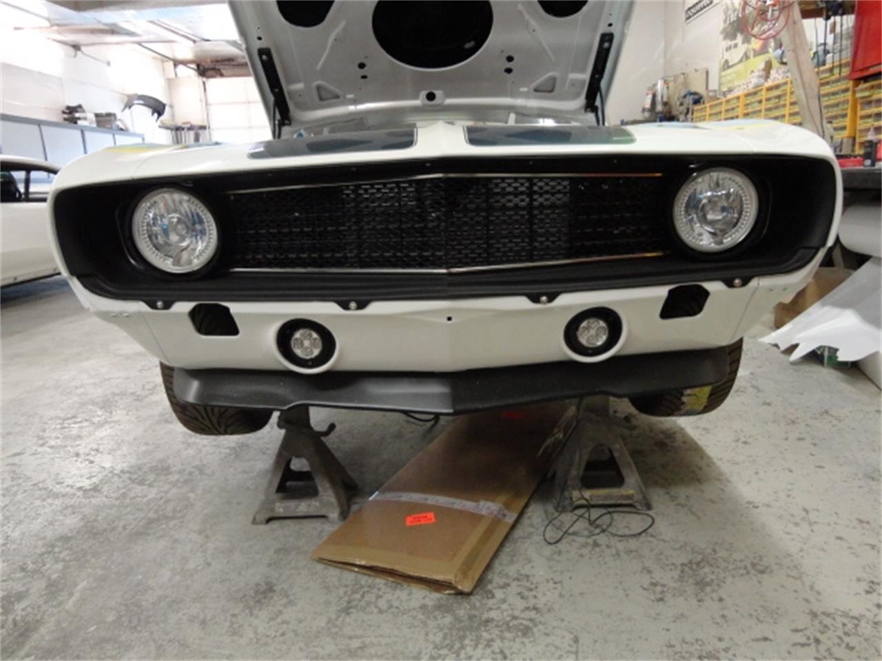 Chevrolet-Camaro-1969-White-Pearl-Black-20