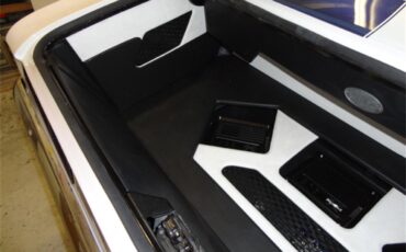 Chevrolet-Camaro-1969-White-Pearl-Black-21
