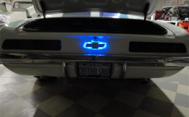 Chevrolet-Camaro-1969-White-Pearl-Black-33