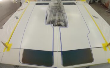 Chevrolet-Camaro-1969-White-Pearl-Black-38