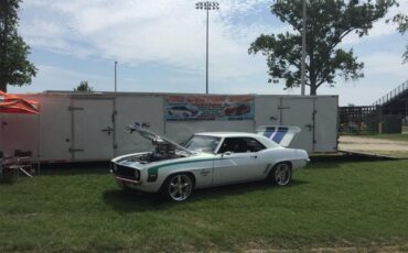Chevrolet-Camaro-1969-White-Pearl-Black-4