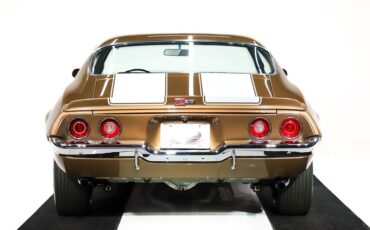 Chevrolet-Camaro-1970-Autumn-Gold-Saddle-1