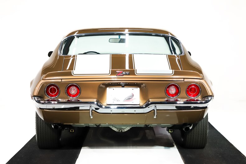 Chevrolet-Camaro-1970-Autumn-Gold-Saddle-1