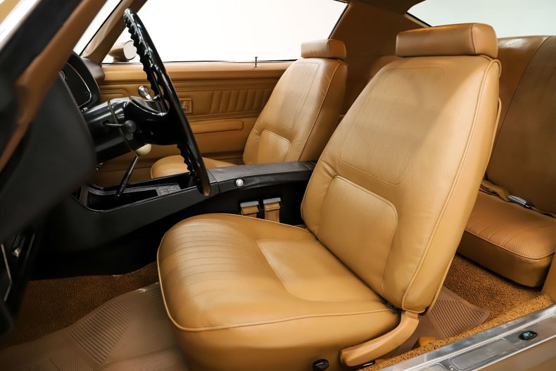 Chevrolet-Camaro-1970-Autumn-Gold-Saddle-10